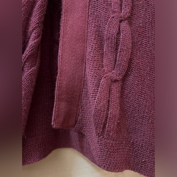 ⚫️ BOGO Eddie Bauer women’s burgundy cable knit cardigan size l - Picture 3 of 8